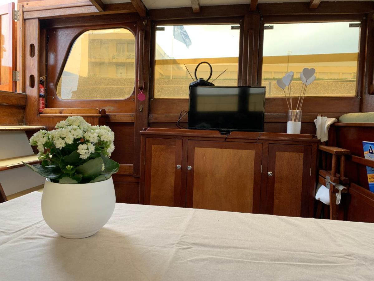 Port Deauville Yacht vintage Exterior foto